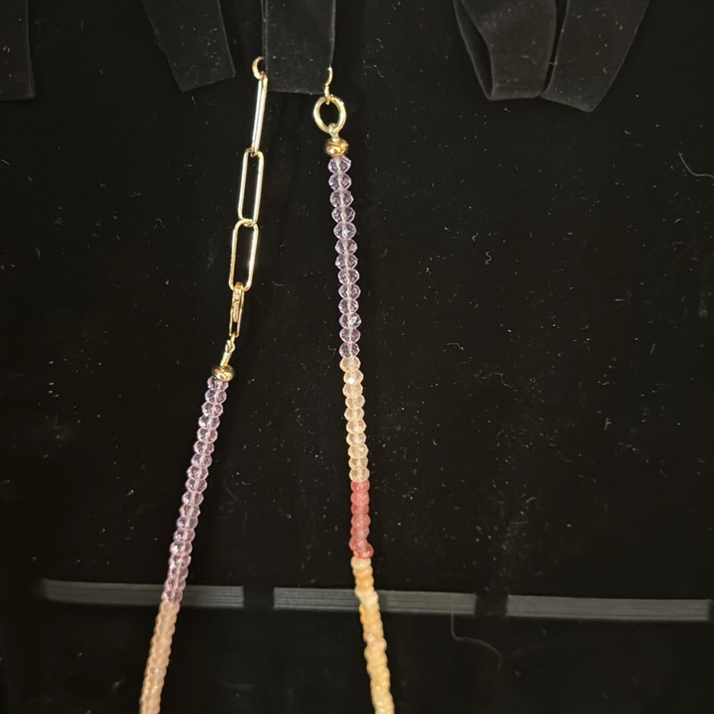 Jane Win
Modern Coin Jewelry with Meaning - Picture 3 of 4